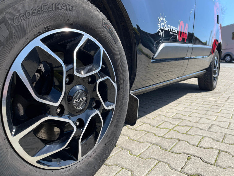 Kamper na bazie Forda Transit Custom - zabudowa CarterCaravans