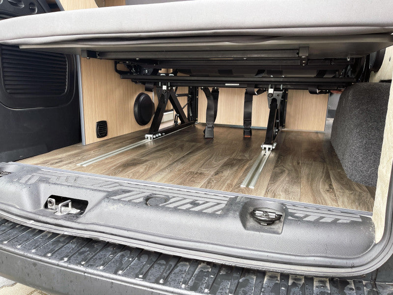 Kamper na bazie Forda Transit Custom - zabudowa CarterCaravans