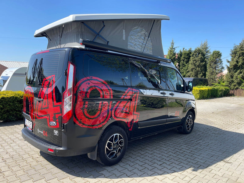 Kamper na bazie Forda Transit Custom - zabudowa CarterCaravans