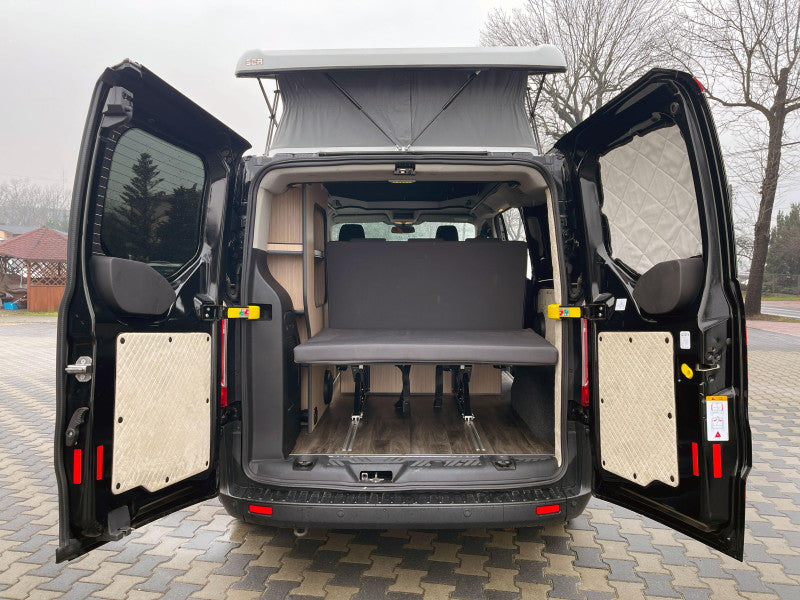 Kamper na bazie Forda Transit Custom - zabudowa CarterCaravans