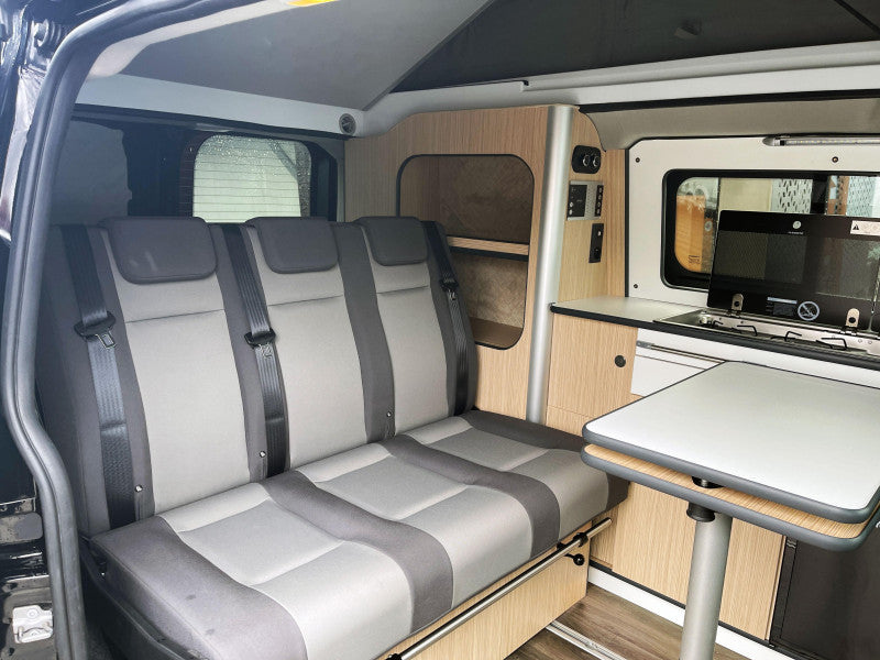 Kamper na bazie Forda Transit Custom - zabudowa CarterCaravans