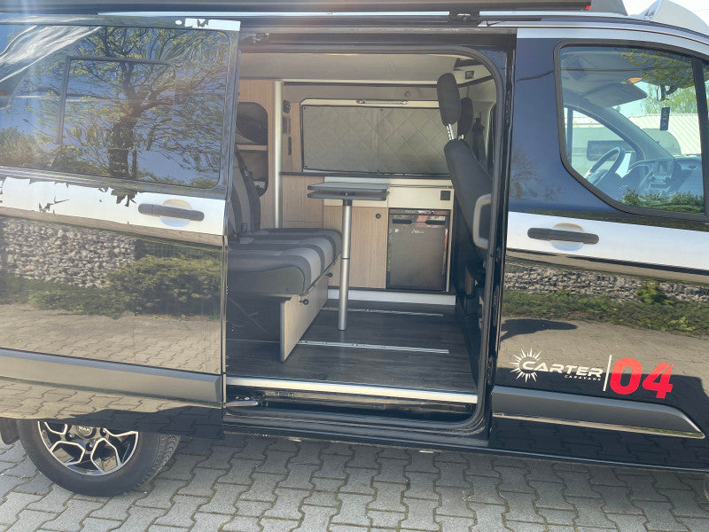 Kamper na bazie Forda Transit Custom - zabudowa CarterCaravans