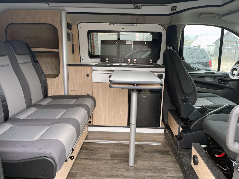 Kamper na bazie Forda Transit Custom - zabudowa CarterCaravans